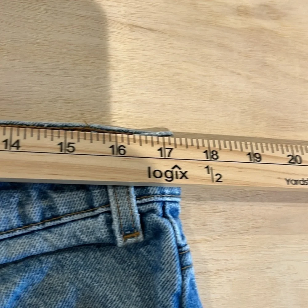 Men’s 90s vintage Levi’s 550, 36 x 32
